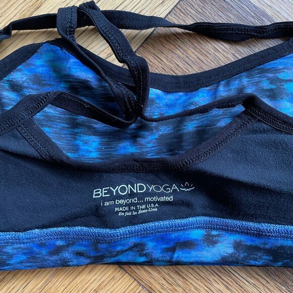 Beyond Yoga blue/black/grey abstract printed racerback sports bra XS - Picture 4 of 4
